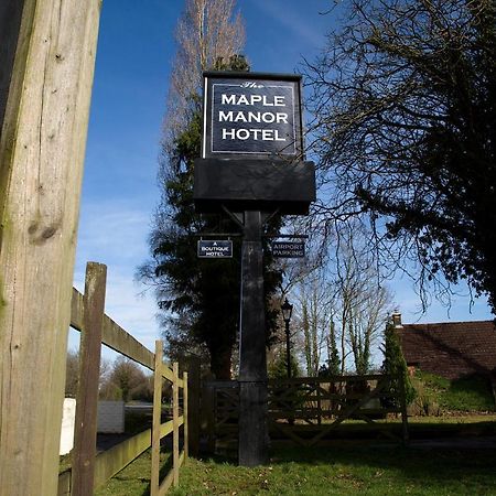 The Maple Manor Hotel Crawley  Exterior photo